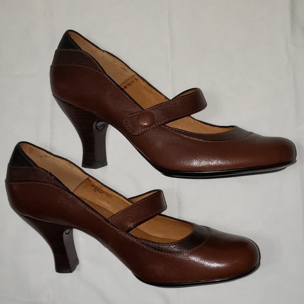 NWOT Sofft Brown Leather Pumps 9W